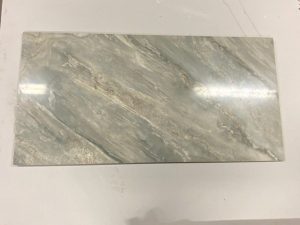 Piastrelle grandi formati effetto marmo